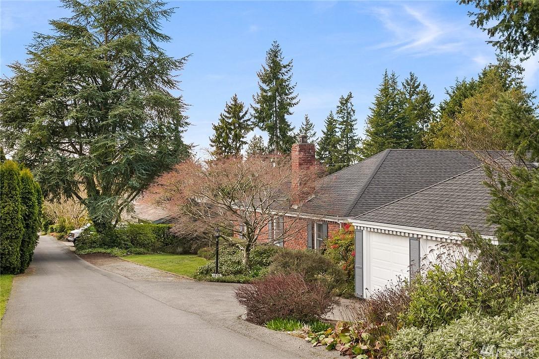 3805 92nd Ave - Photo 1