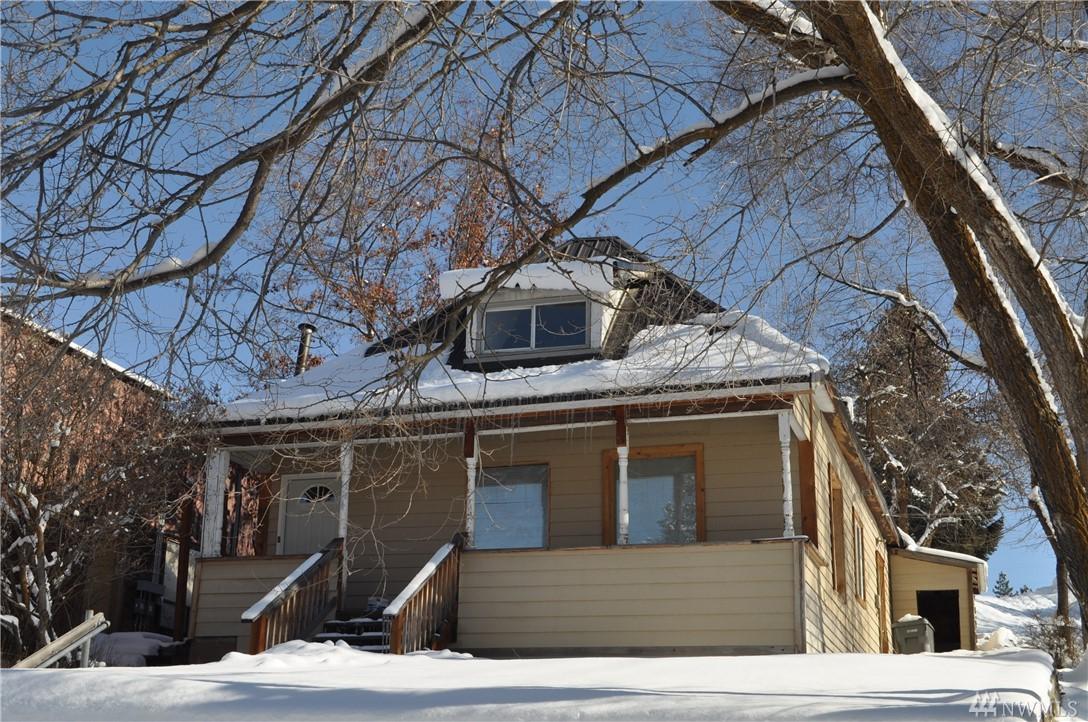 994 Clark Ave - Photo 1