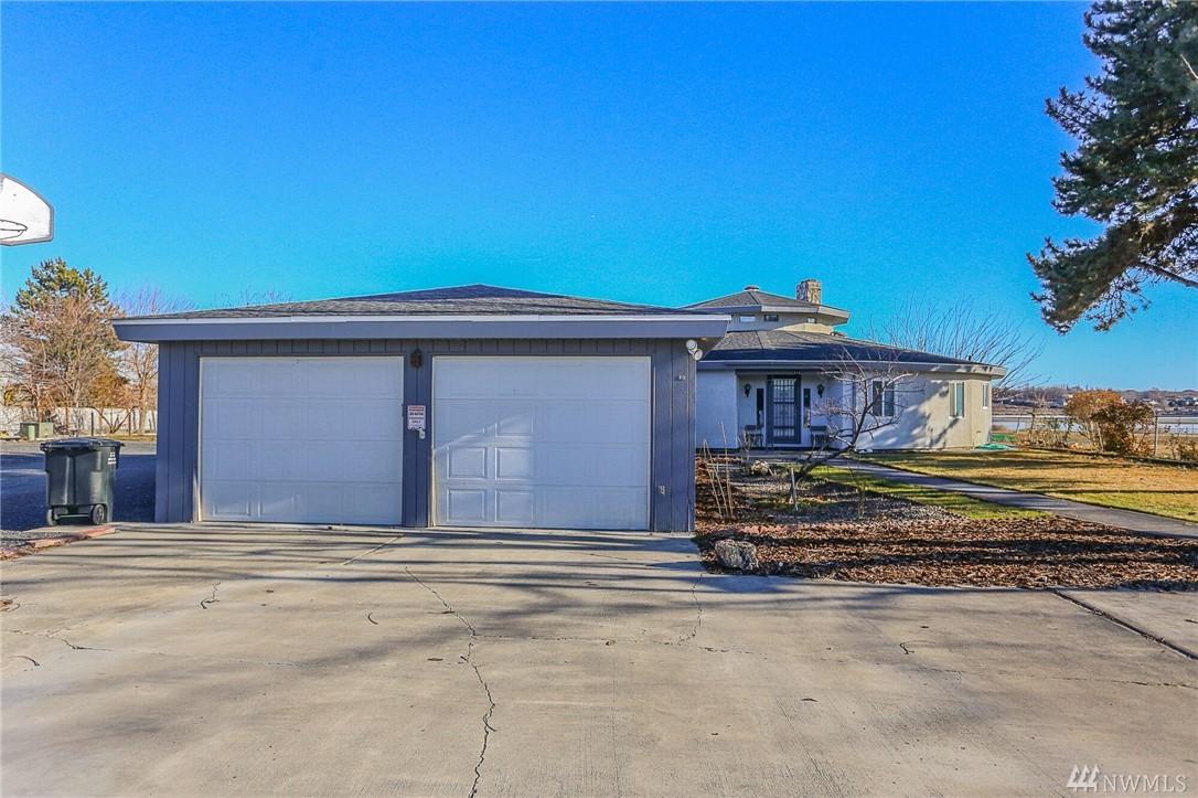 813 Sycamore St - Photo 1