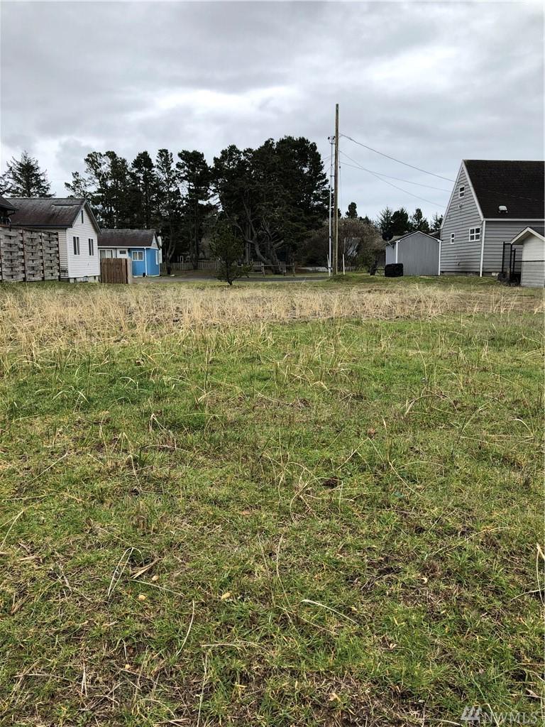 1006 44th Lane - Photo 1