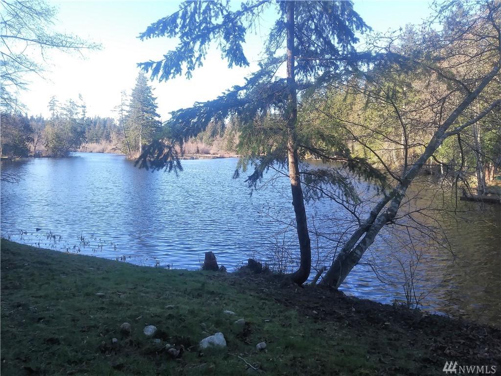 1711 Lake Dr - Photo 1