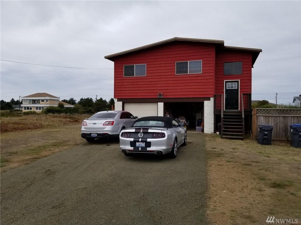 557 Canal Dr - Photo 1