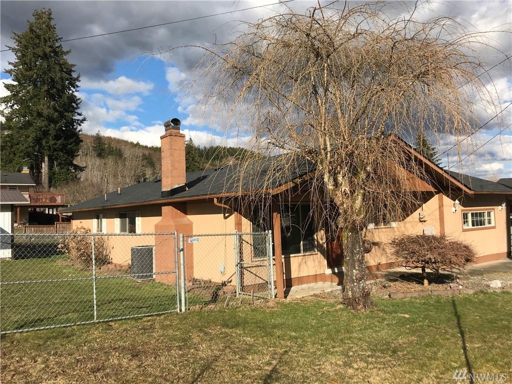 312 E Kennaston Ave - Photo 1