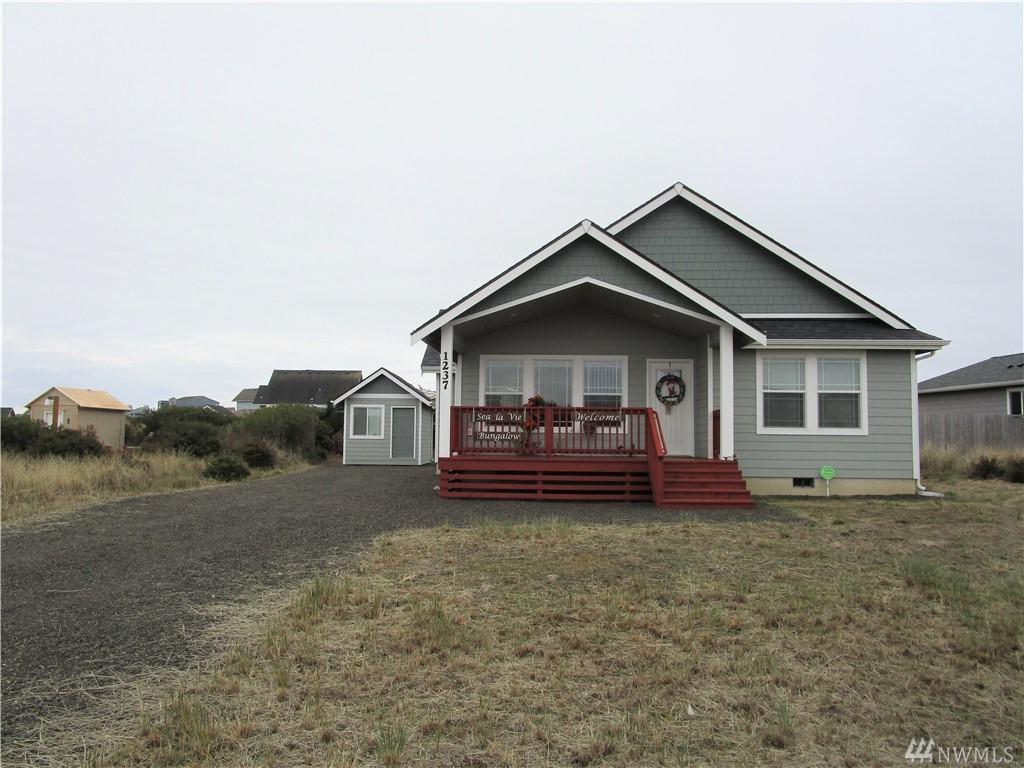 1237 Channel Ave - Photo 1