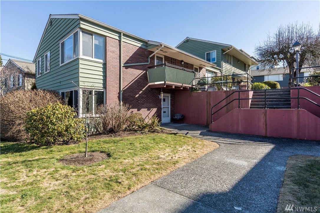 901 Forest St - Photo 1