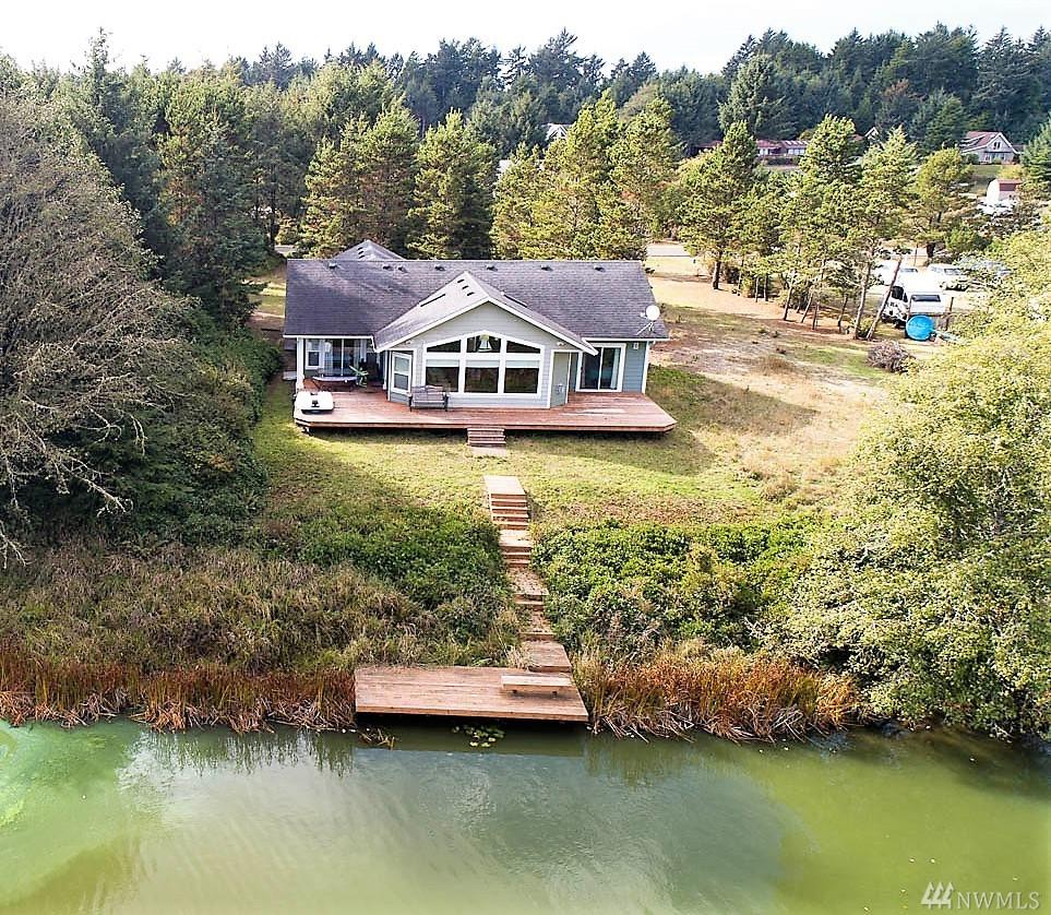 251 Overlake St - Photo 1