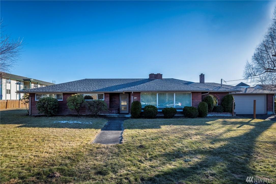 143 Prince Ave - Photo 1