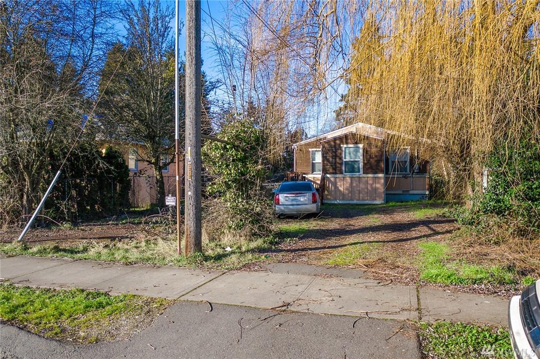 4406 Webster St - Photo 1