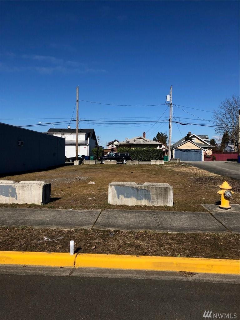 3073 3rd St - Photo 1