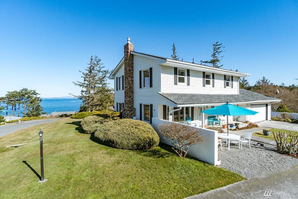 568 Seaside Dr - Photo 1