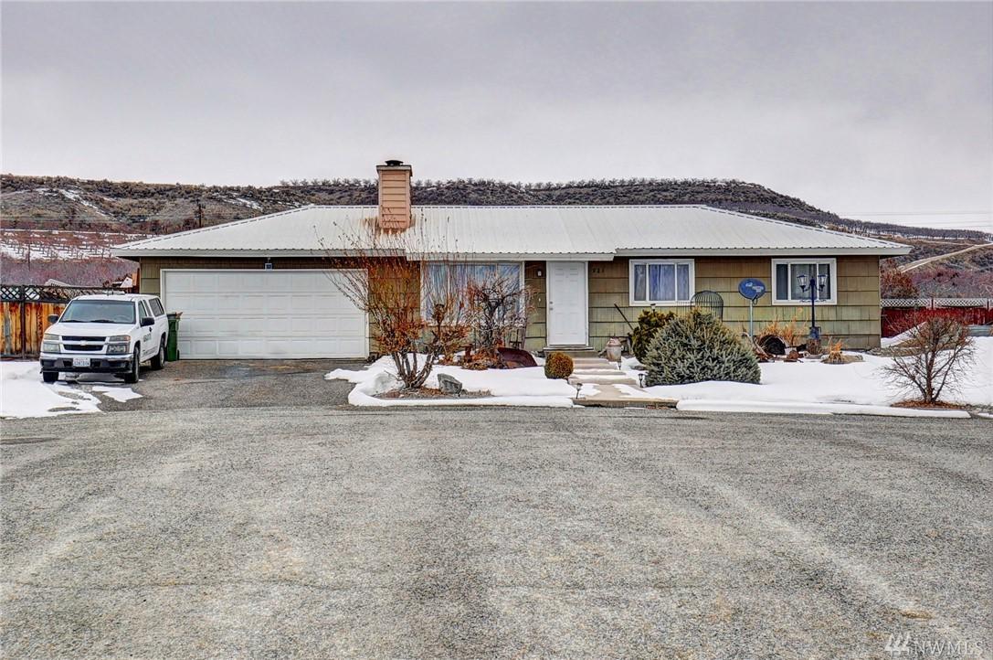921 Selkirk Place - Photo 1