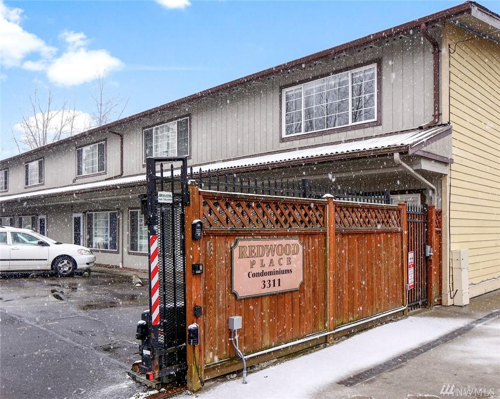 3311 Redwood Ave - Photo 1