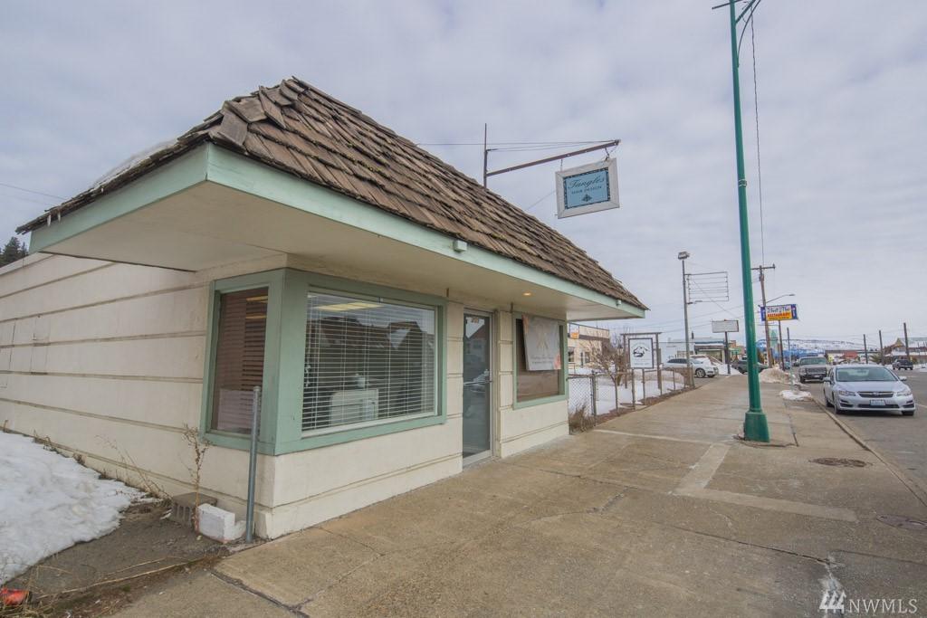 309 First St - Photo 1