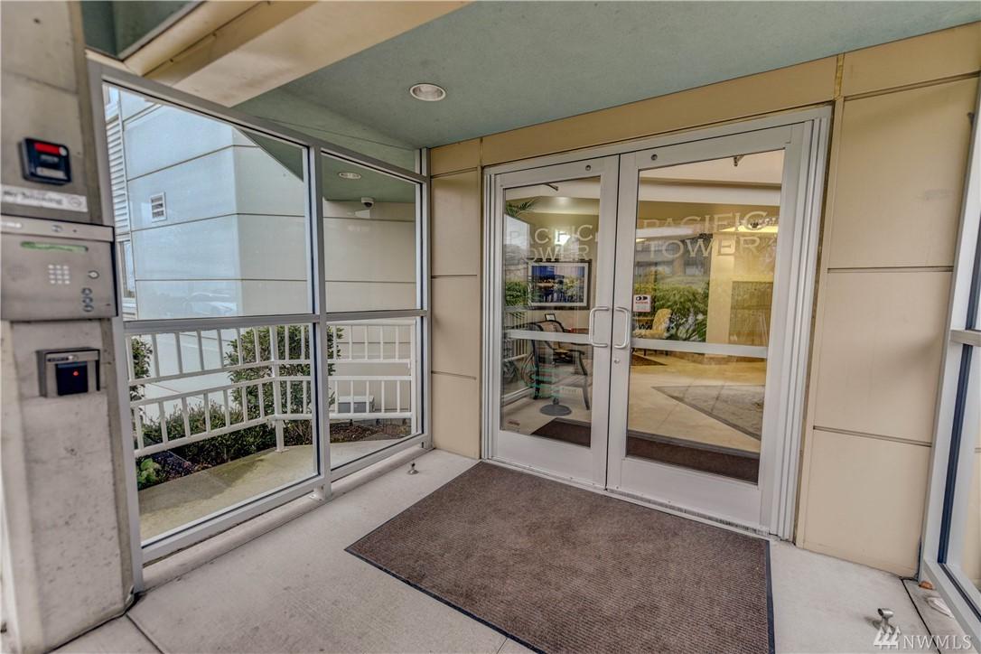 3201 Pacific Ave - Photo 1