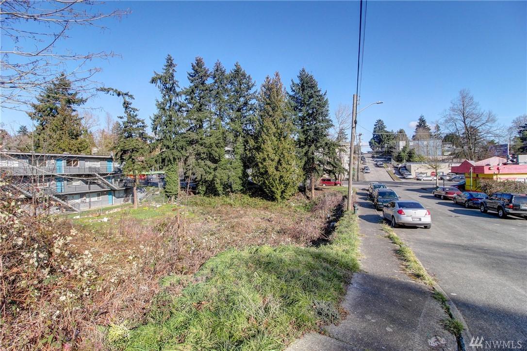 7031 Rainier Ave - Photo 1