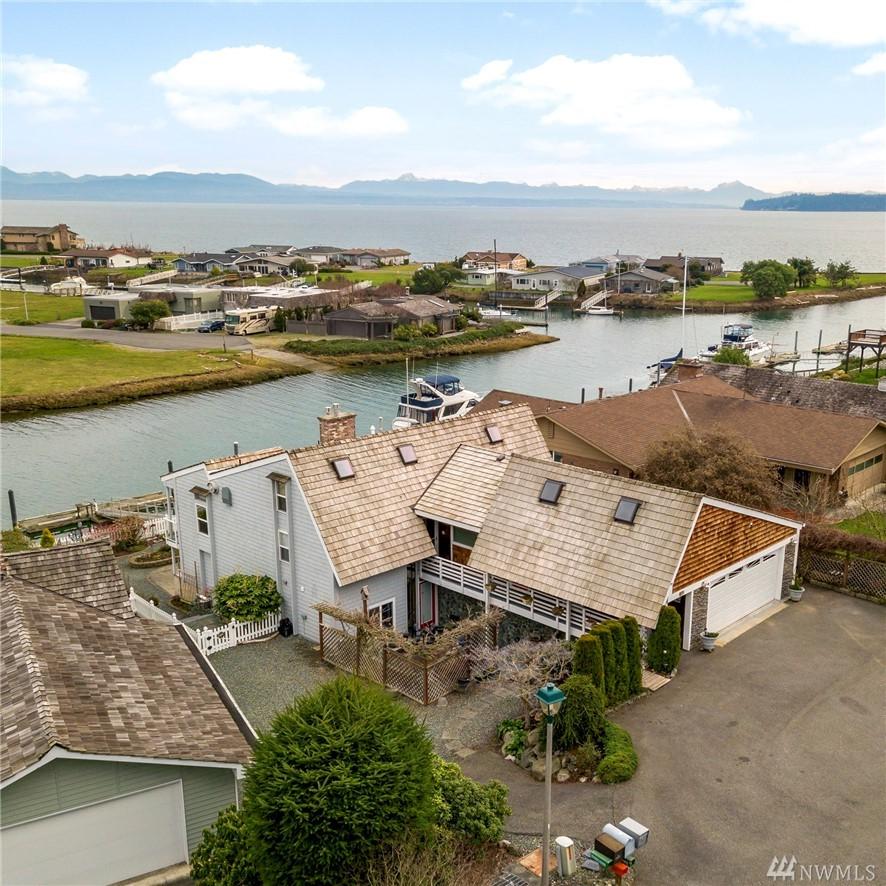 2212 Cove Dr - Photo 1