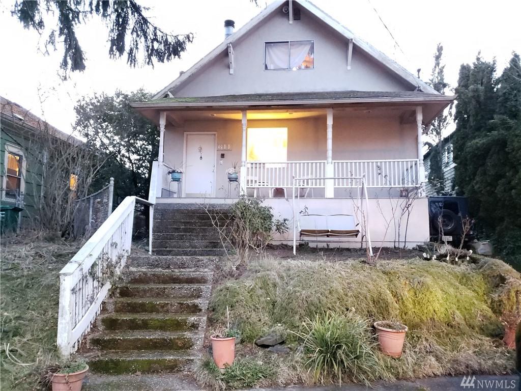611 29th Ave - Photo 1