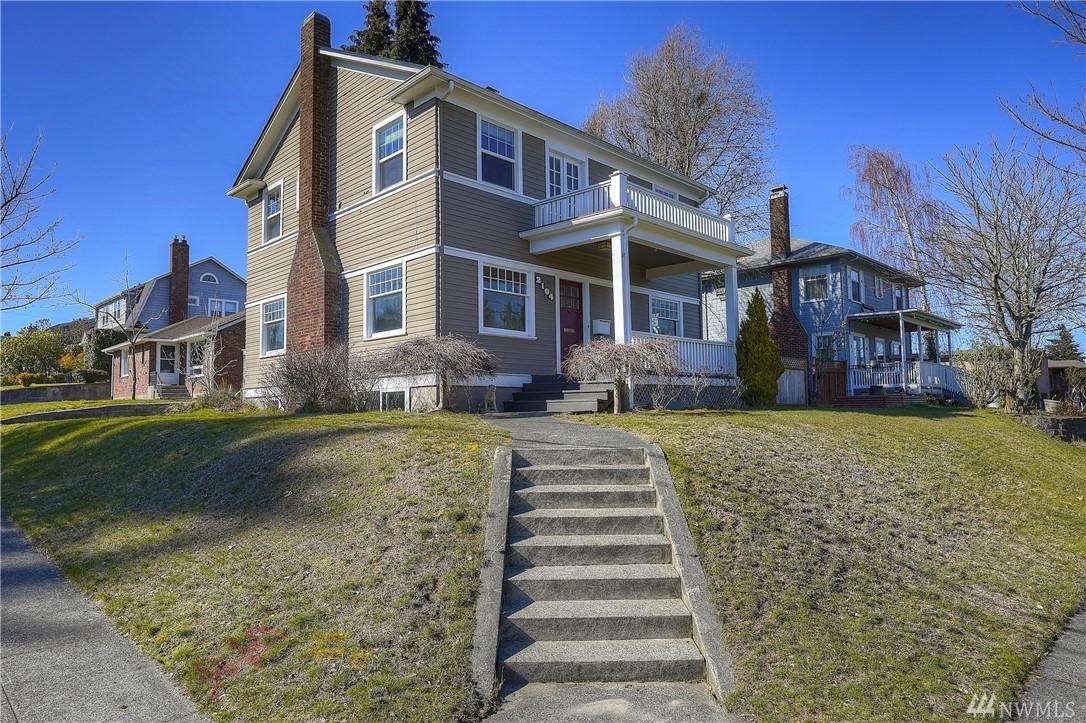 2104 Lawrence St - Photo 1