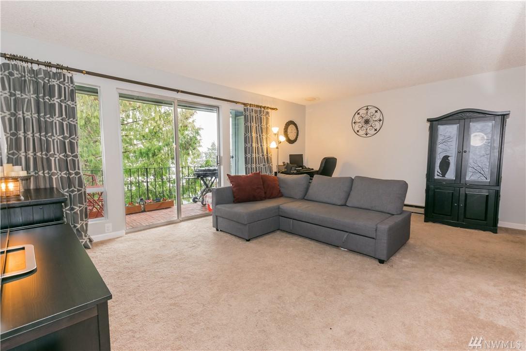 10459 Des Moines Memorial Dr - Photo 1