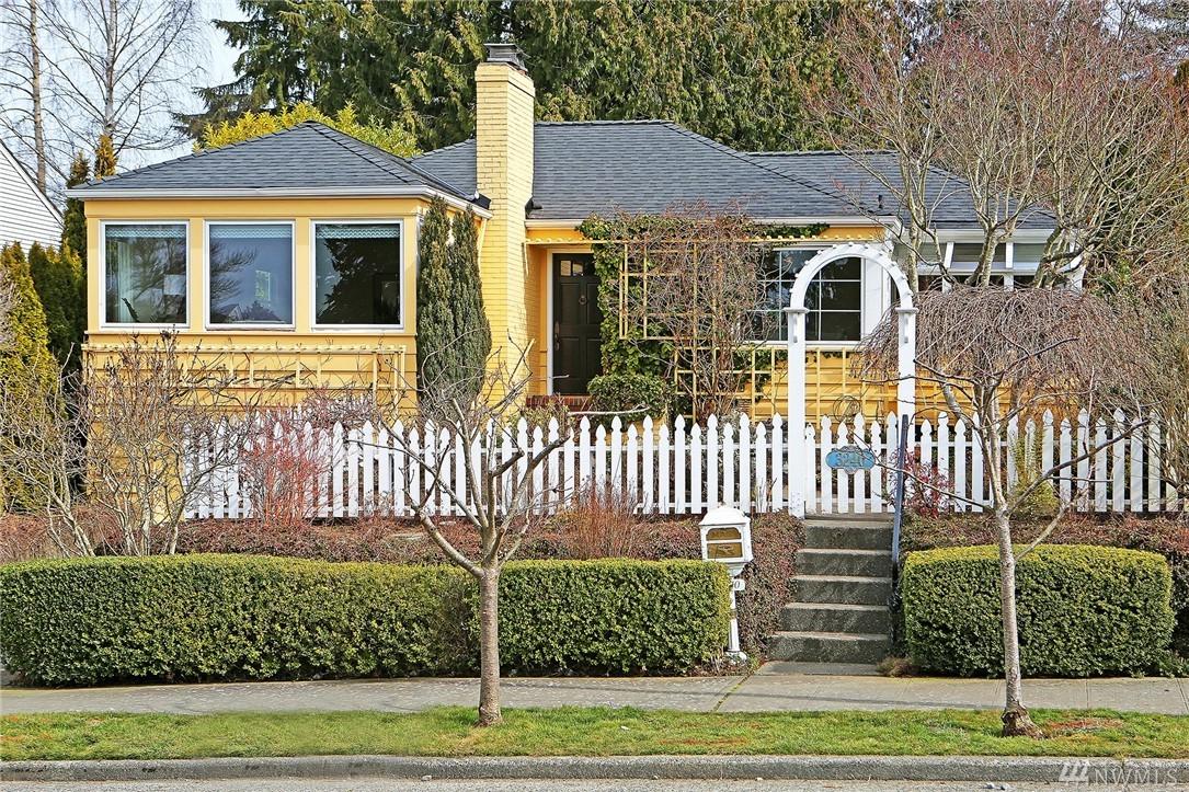3240 Viewmont Wy - Photo 1