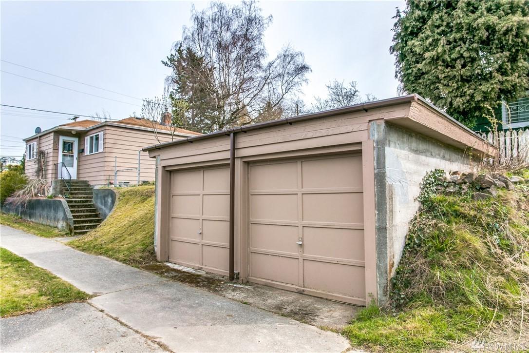 1617 Holden St - Photo 1