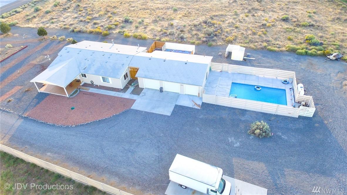 820 Desert Aire Drive - Photo 1