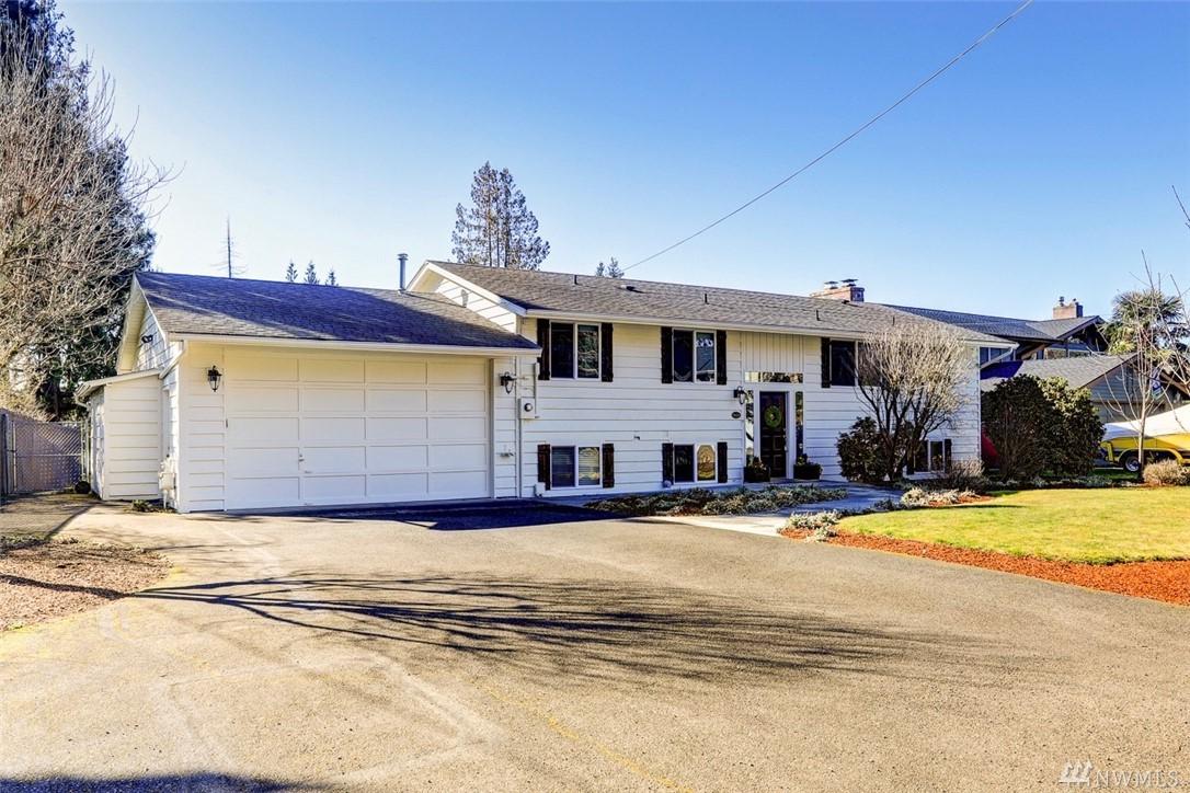 18424 Driftwood Dr - Photo 1