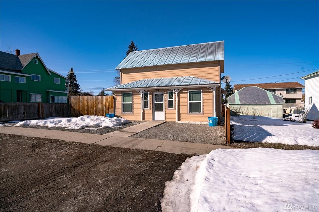 205 Ash St - Photo 1