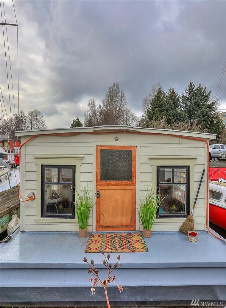 2143 Northlake Wy - Photo 1