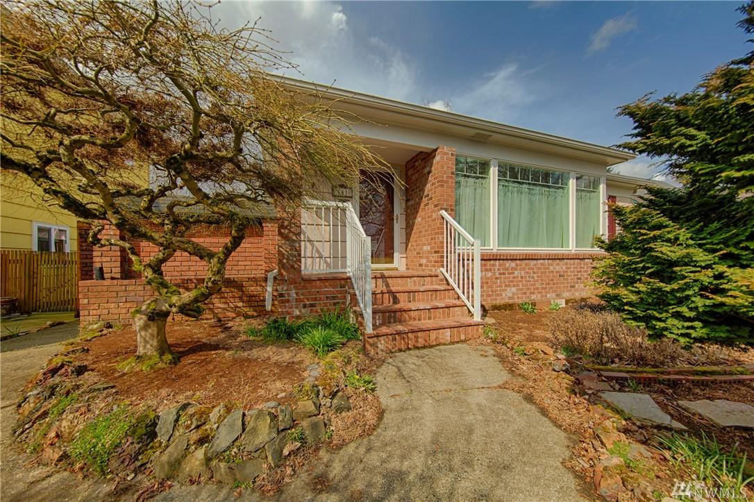 641 25th Ave - Photo 1