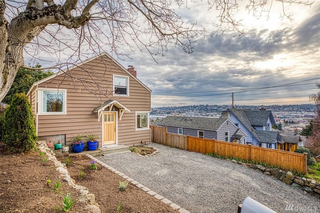 223 50th St - Photo 1