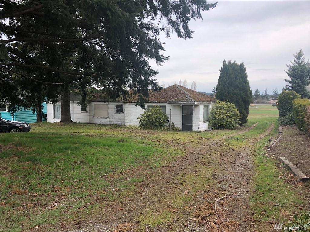 694 Whidbey Ave - Photo 1