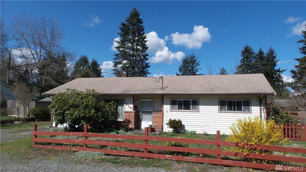 210 W St - Photo 1