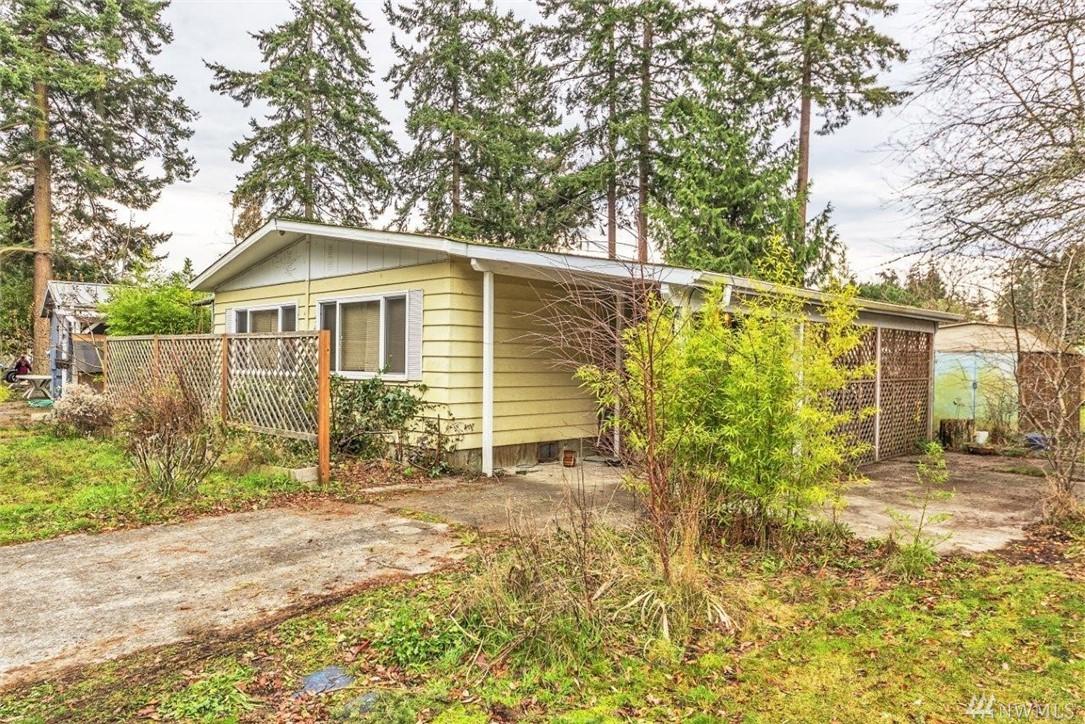 2065 Victoria Ave - Photo 1