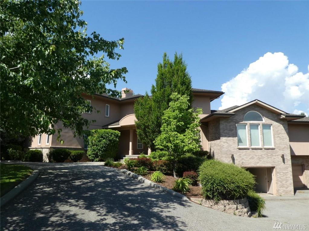 2143 Sunrise Cir - Photo 1