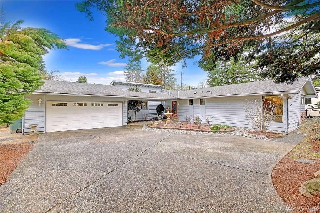 17031 72nd Ave - Photo 1