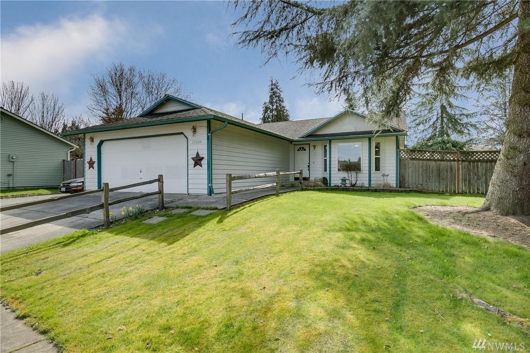 17286 152nd St - Photo 1