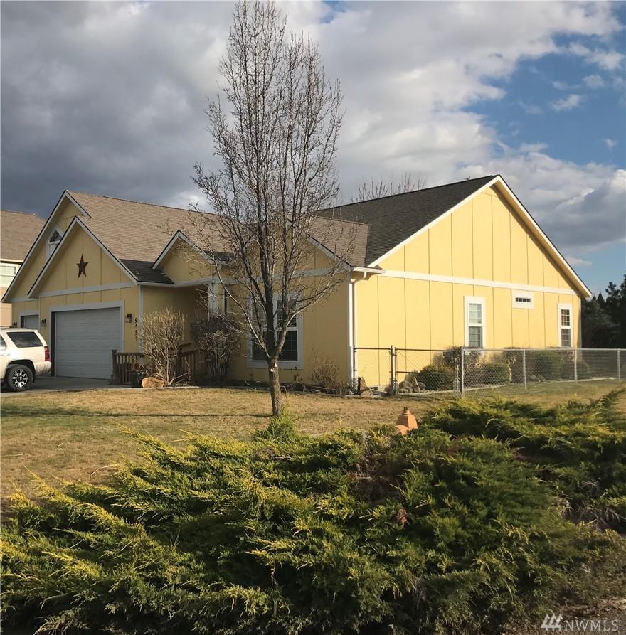 9451 Benjamin Wy - Photo 1