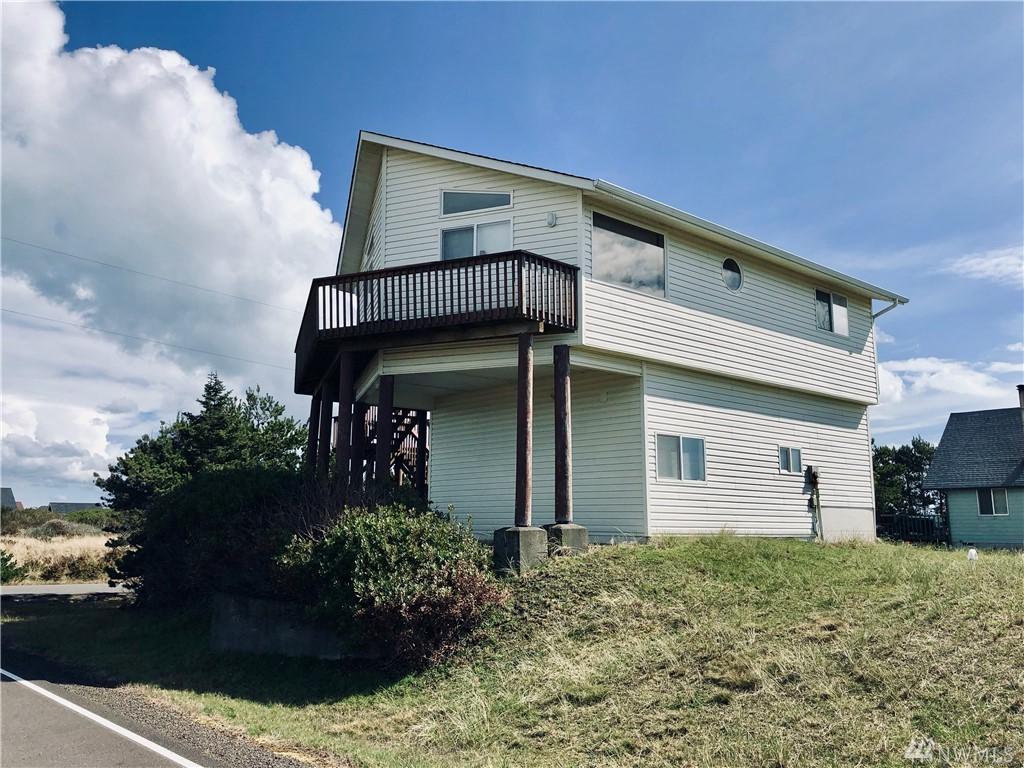 1201 Fairwood Dr - Photo 1