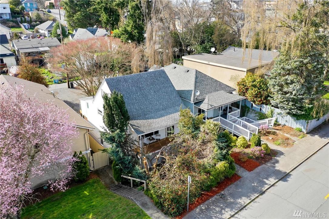 3408 Rockefeller Ave - Photo 1