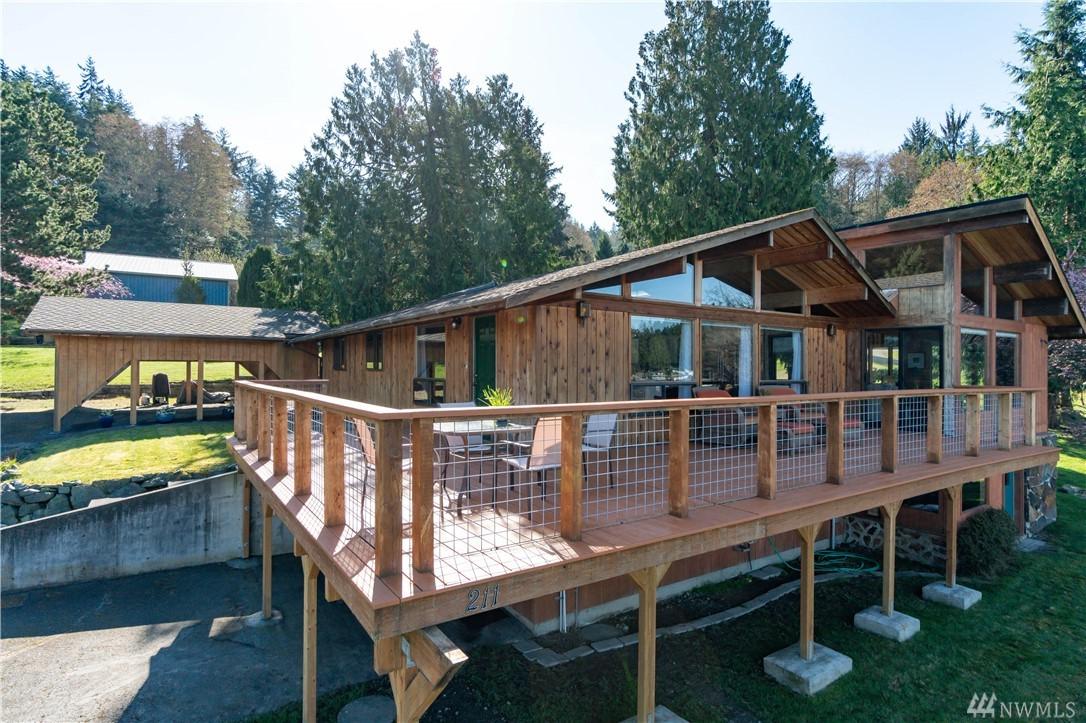 211 Cornet Bay Rd - Photo 1