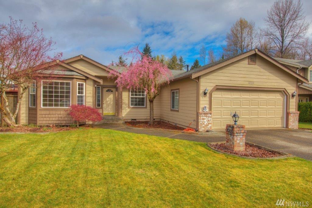 8709 203rd St - Photo 1