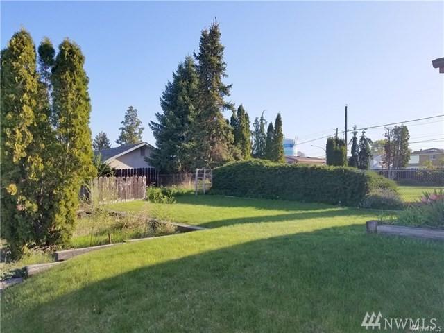 915 Balsam St - Photo 1
