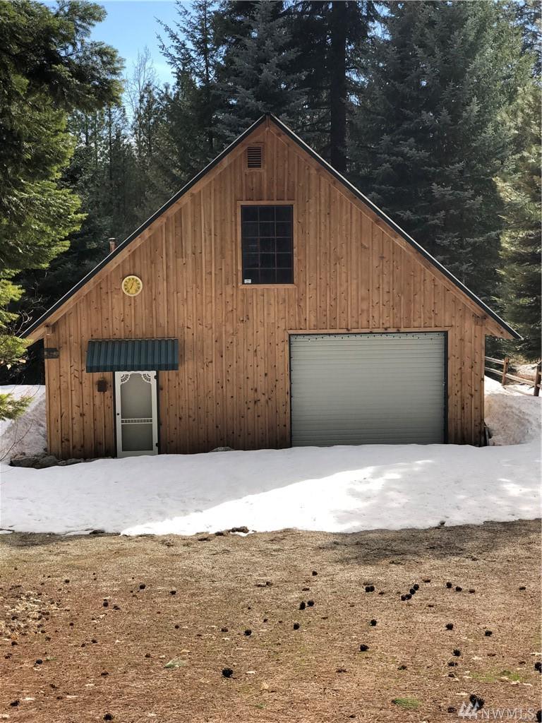 11190 Meadow Dr - Photo 1