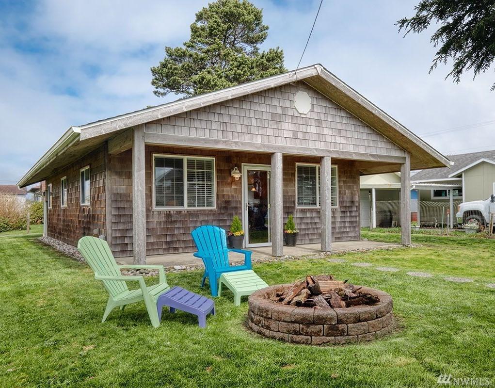 206 6th St - Photo 1