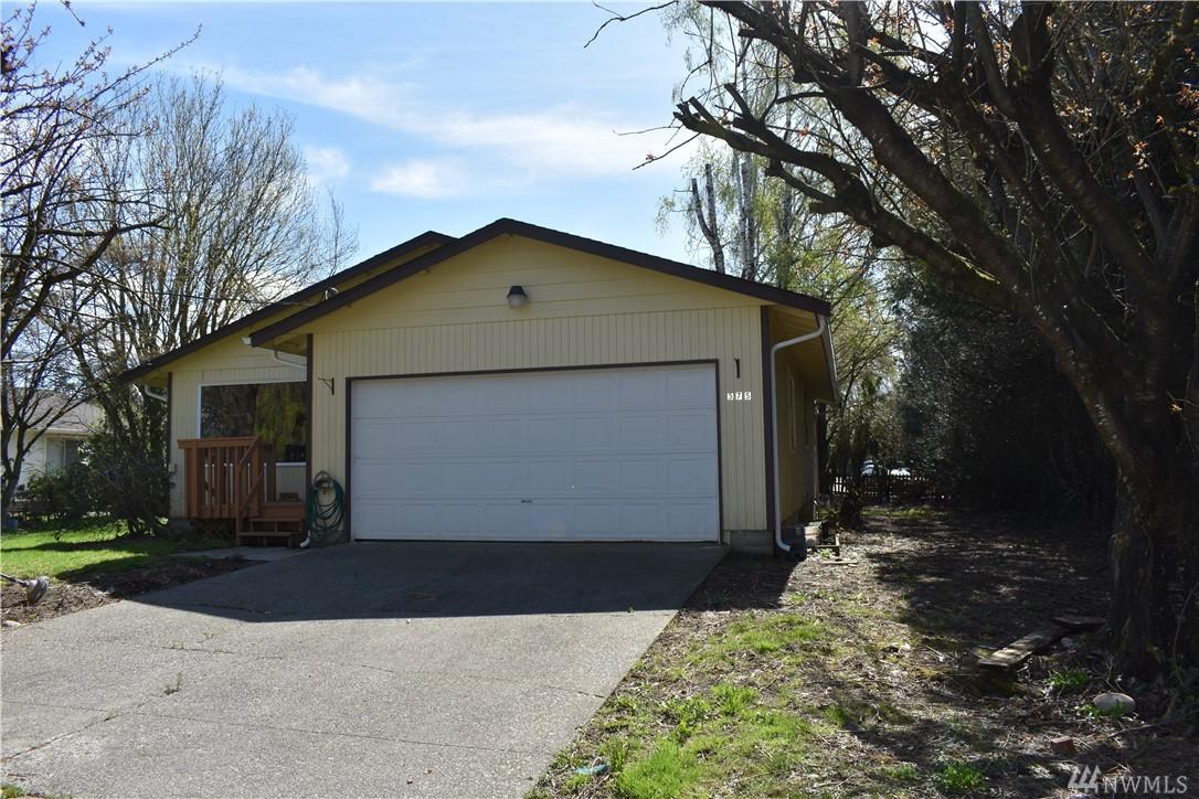 575 Morton St - Photo 1