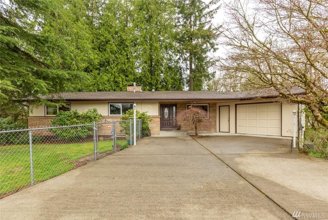 1005 Lake Park Dr - Photo 1