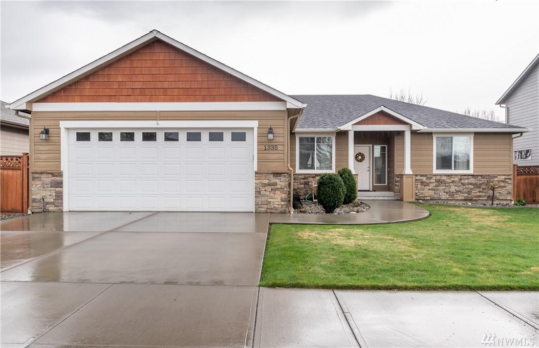 1335 Boulder Loop - Photo 1