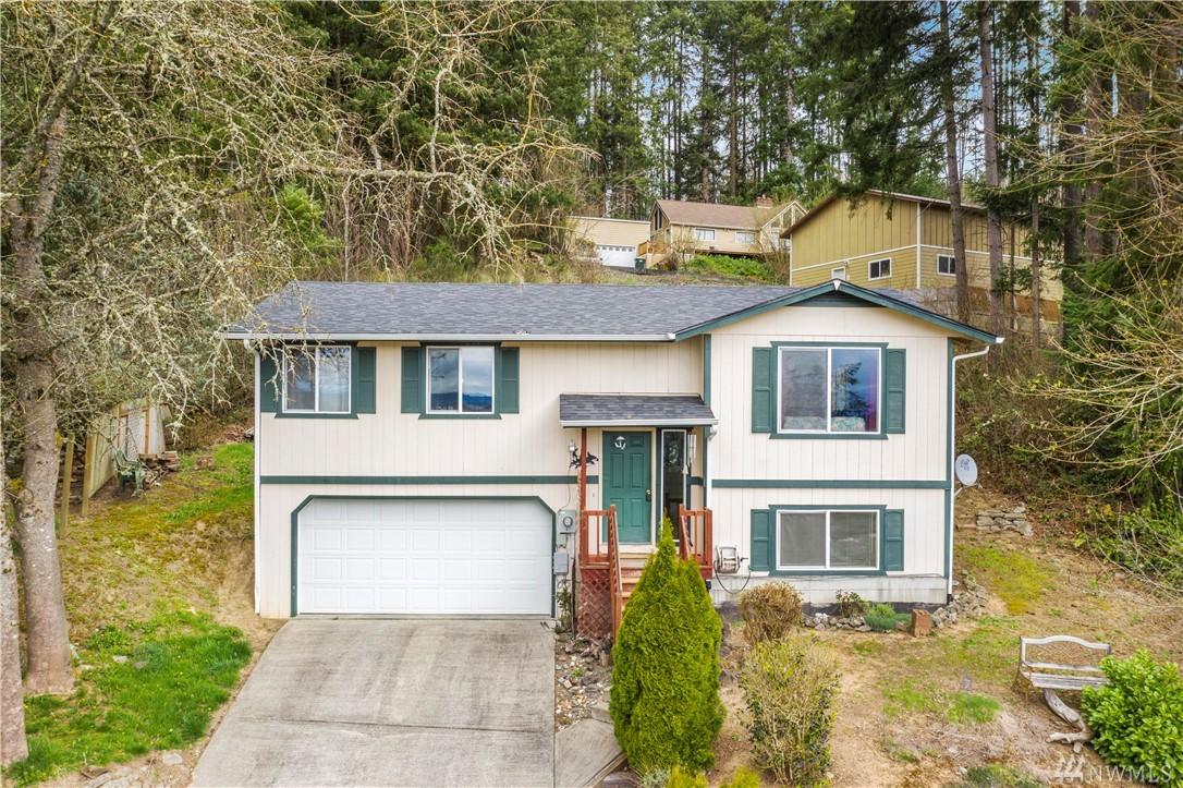 1921 Maple Dr - Photo 1