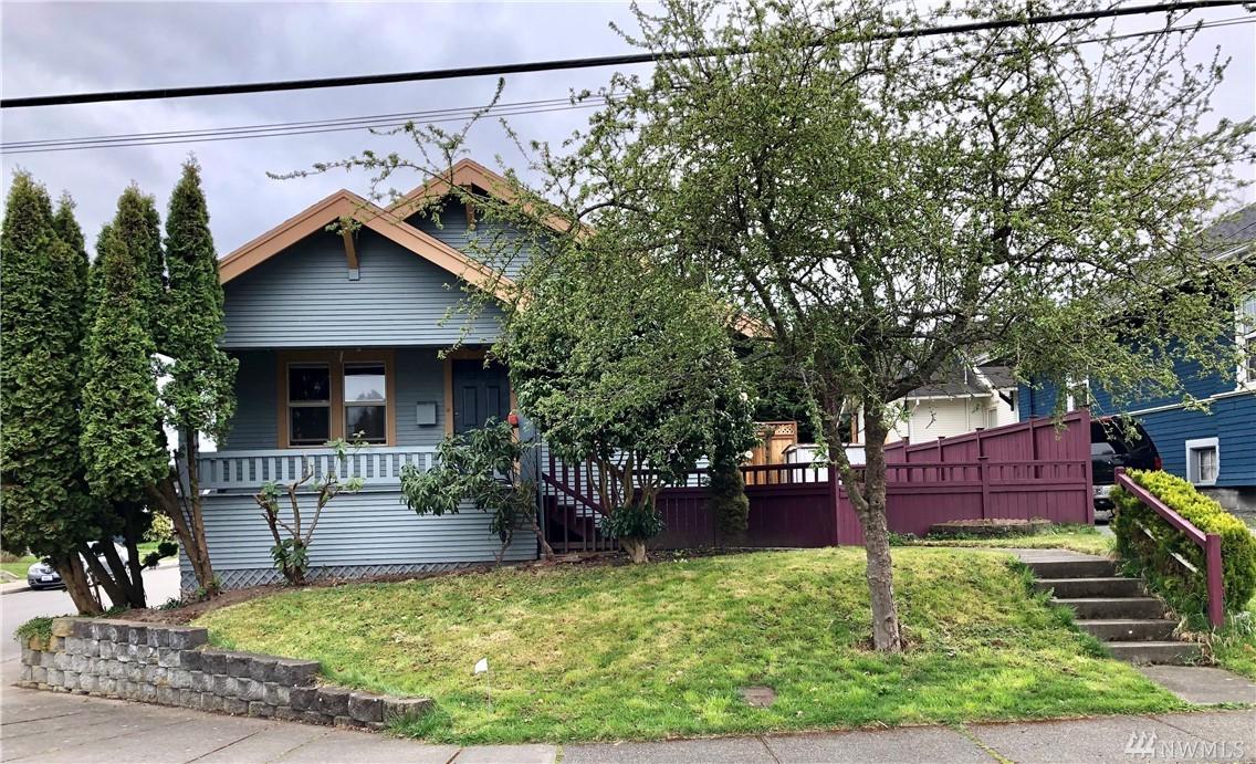 2608 23rd St - Photo 1